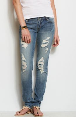 J11 - Destroyed Skinny Jean 