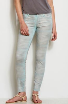 J22 - Graphic Snake Print Legging Jean